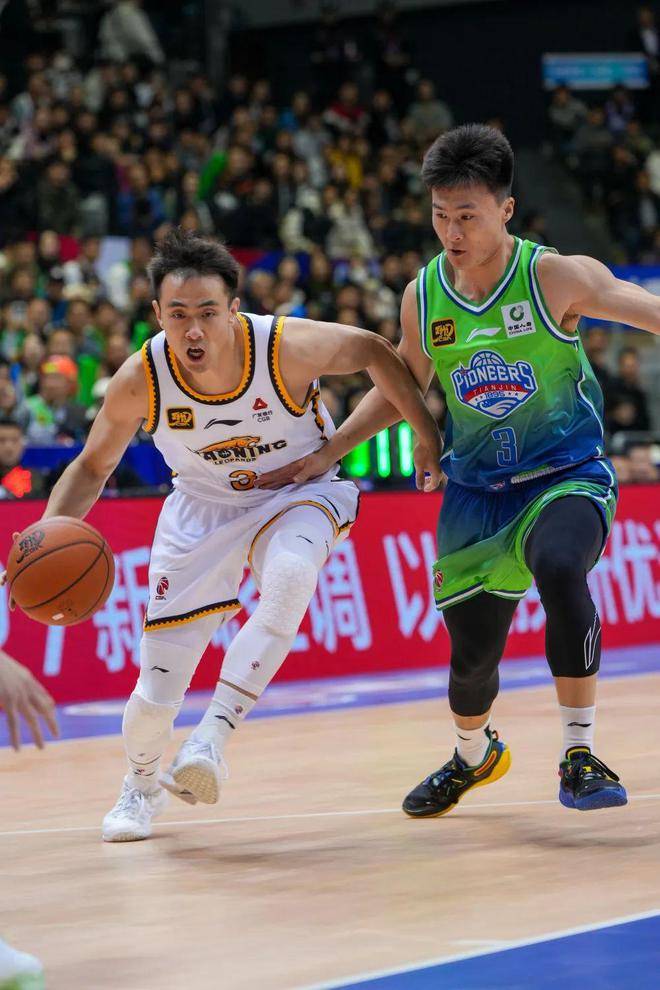 太阳险胜辽宁队,赵继伟带队取胜 太阳险胜辽宁队,赵继伟带队取胜